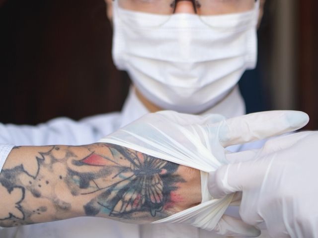 nurse with tattoos